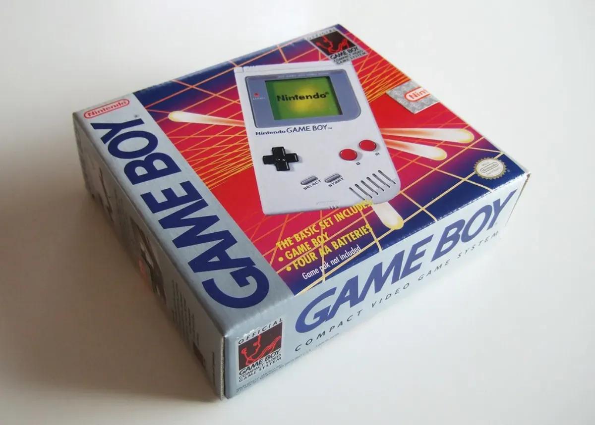 Retro handheld game console, the format that launched the virtual pet games craze